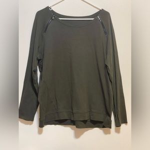 Army green sweatshirt, good condition